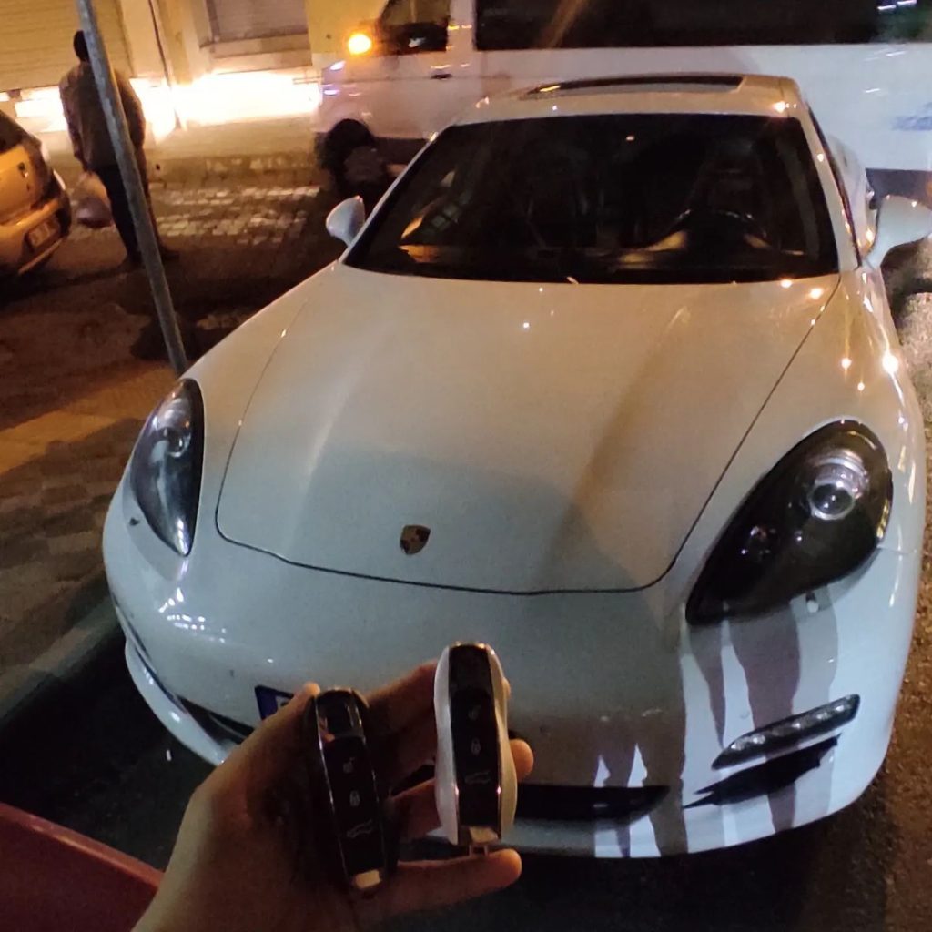 Porsche Oto Anahtar Yapımı ve Yedek Anahtar Yapımı